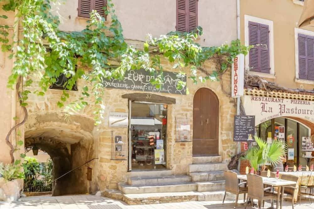 Foto 10 von 24: Village de Bormes les Mimosas