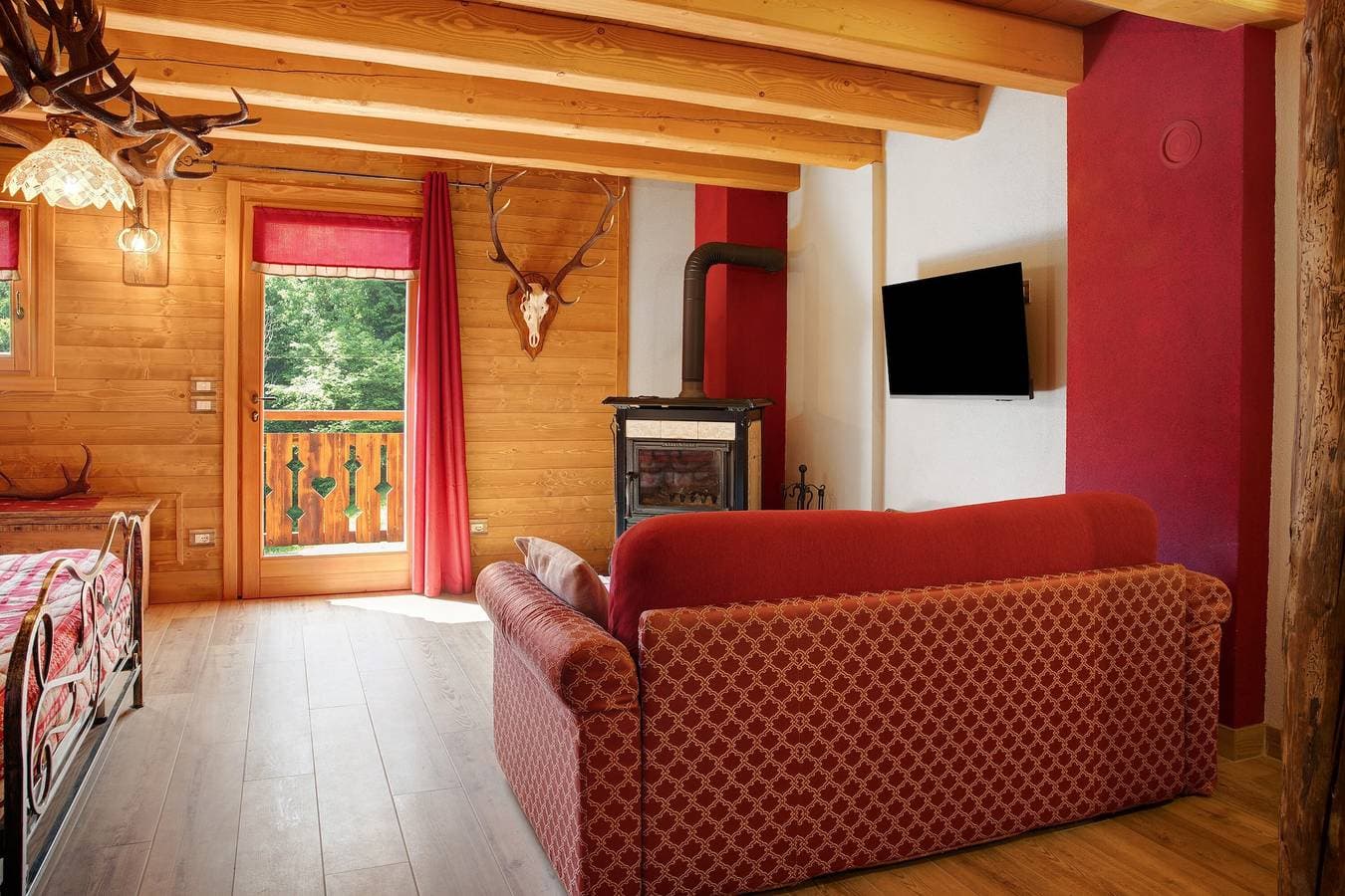 Foto 8 von 24: Chalet 'dei Cervi' mit Bergblick, privatem Garten und Balkon