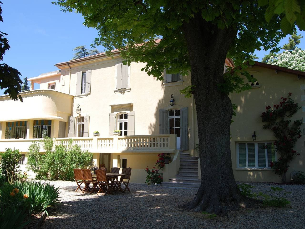 Foto 12 von 66: Landhaus in der Provence mit Garten