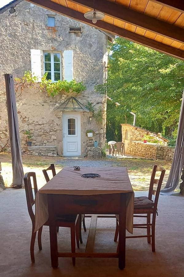 Gîte familial 10 pers spa de juin à septembre 1