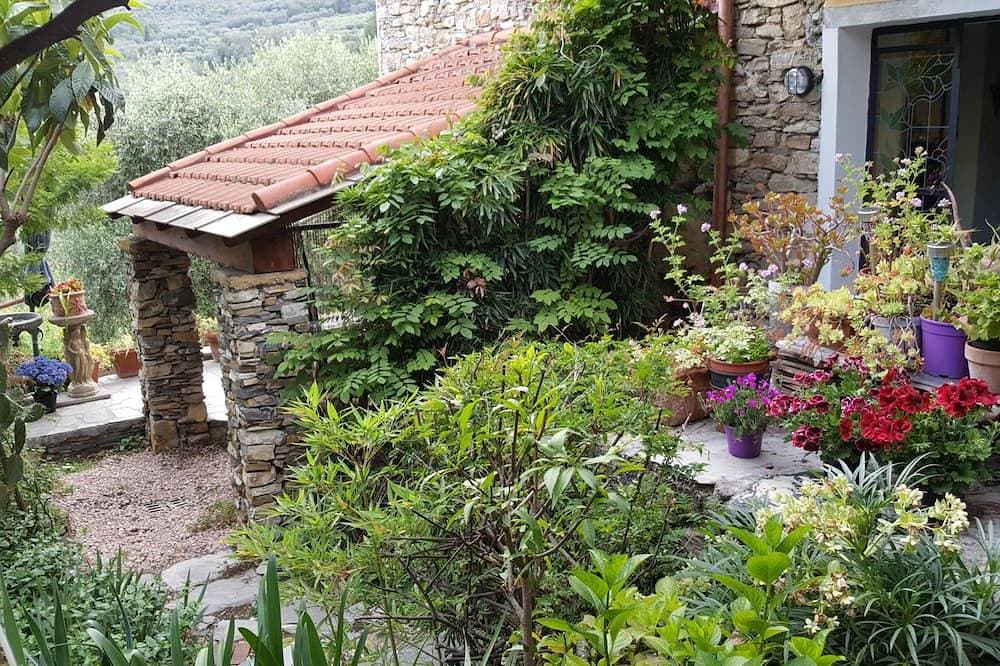 Foto 12 von 25: Apartment Mit Großem Terrazzo Und Garten In Ruhigem Italienischem Dorf