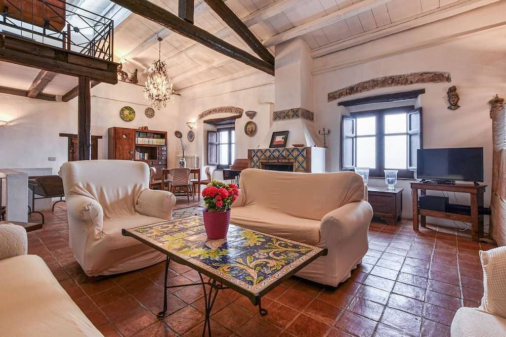 Foto 10 von 30: Beautiful home in Cefalù with private swimming pool, can be inside or outside