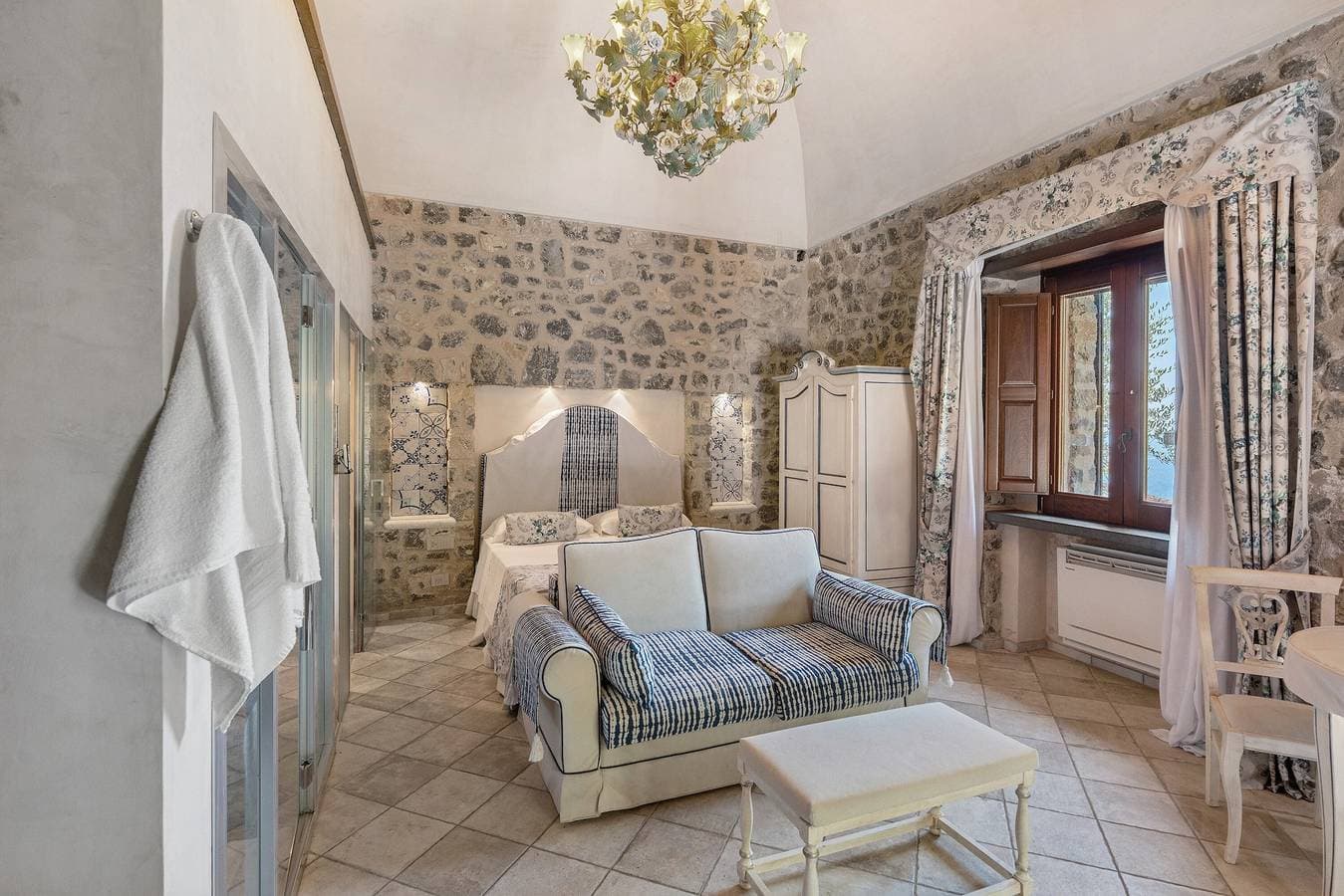 Foto 11 von 24: Ferienhaus 'Romantico Casale Di Lusso Con Spa' mit Meerblick, Wi-Fi und Klimaanlage