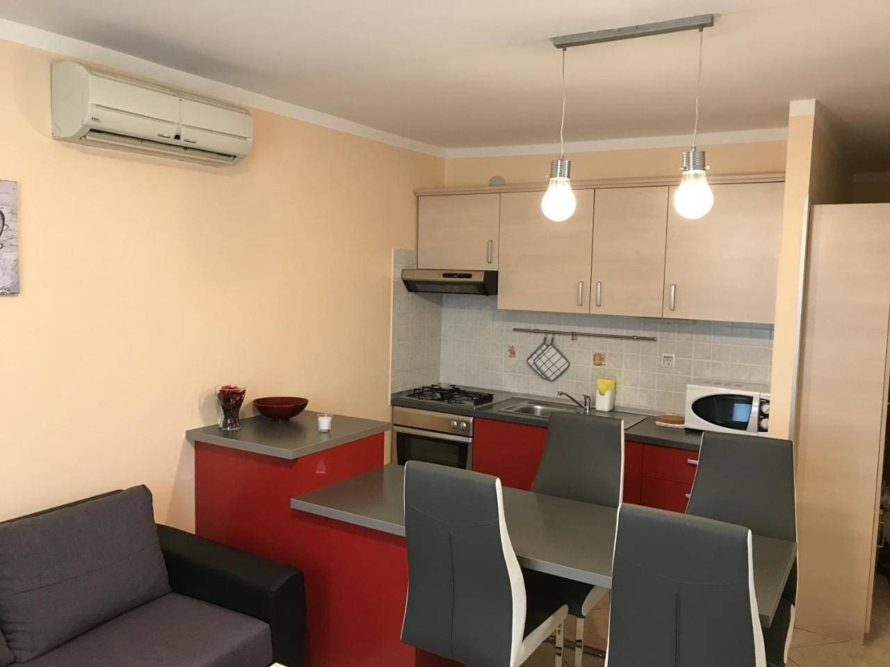 Foto 11 von 34: One-Bedroom Apartment with Balcony and City View