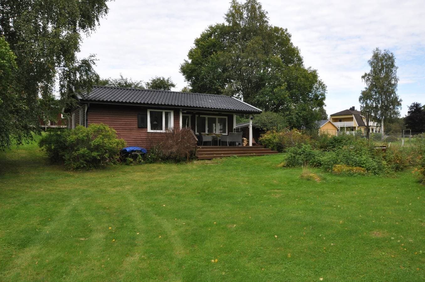 Foto 2 von 28: Ferienhaus mit Seeblick am See Lelången mit Boot