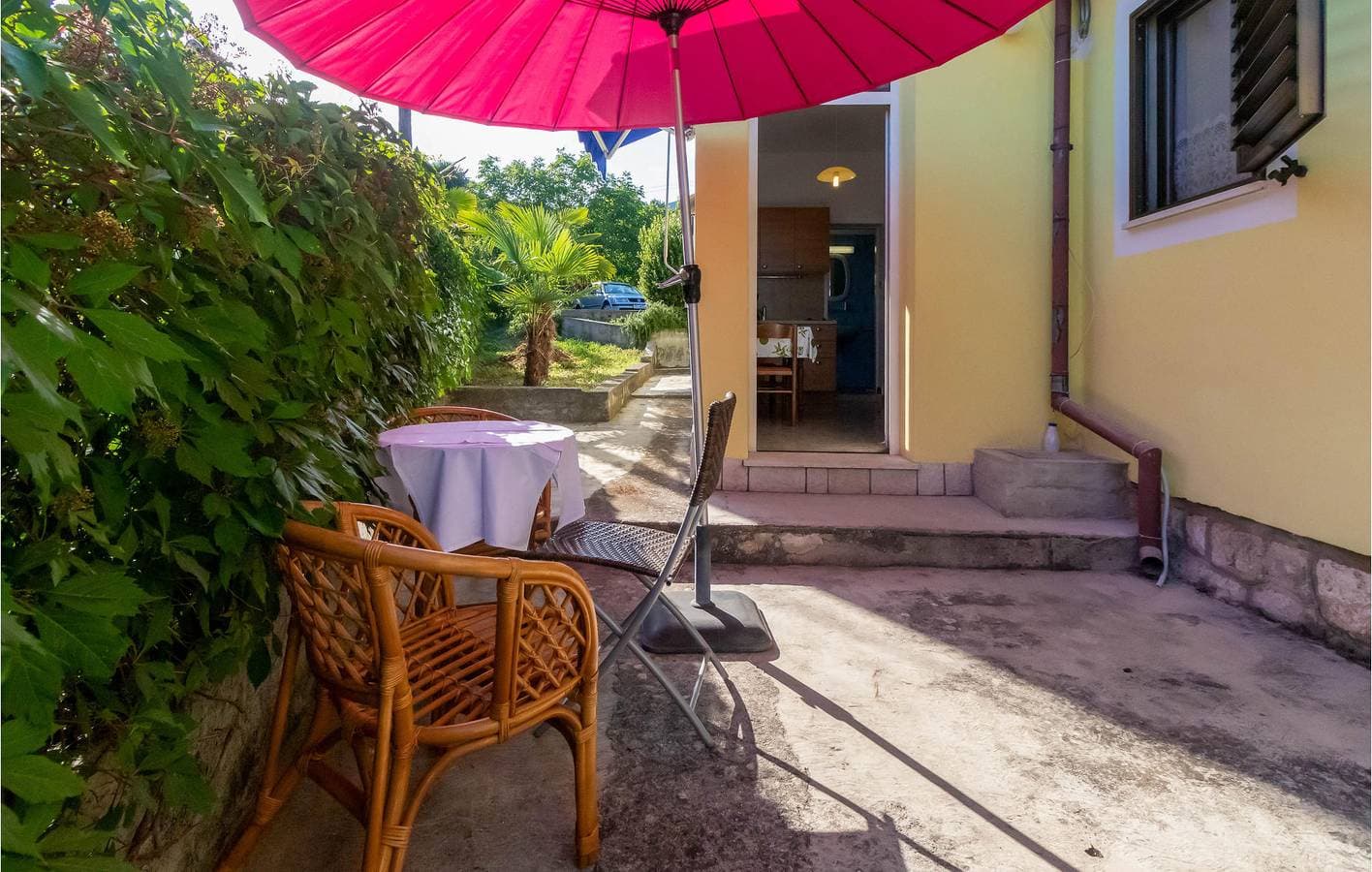 Foto 3 von 17: Gemütliche Ferienwohnung mit Terrasse und Parkplatz, 2 km vom Hundestrand entfernt