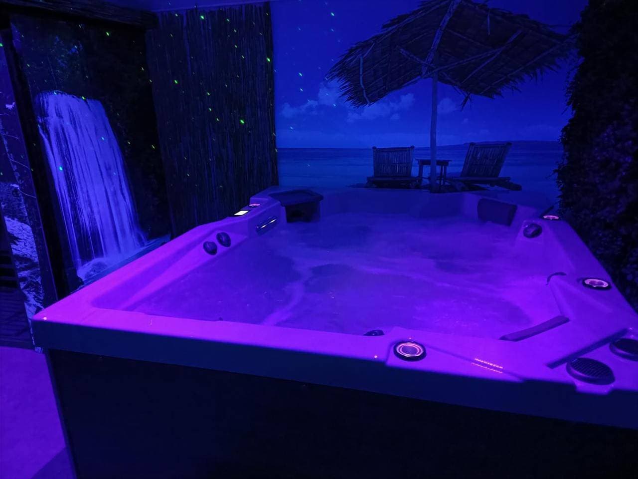 Foto 10 von 10: Double Room with Spa Bath