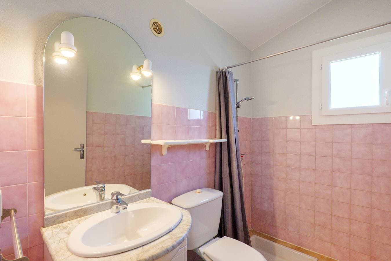 Foto 9 von 30: Ferienhaus „Le Petit Pin - La Fontinelle“ mit Bergblick