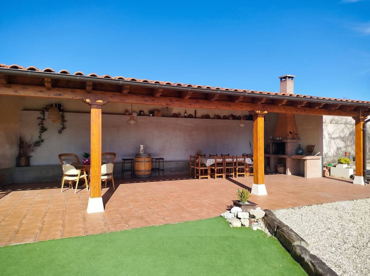 Foto 1 von 58: Familienhaus in Peral de Arlanza mit umzäuntem Garten