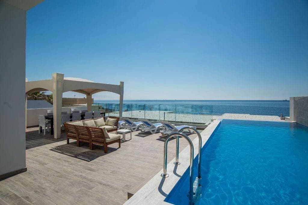 The Sea-Bank Villa Apartments 1