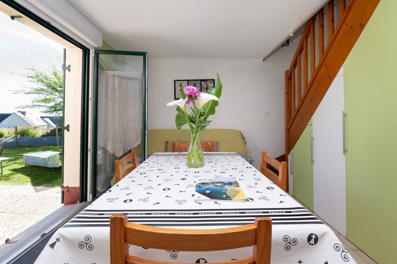 Foto 4 von 23: Ferienhaus „La Maison Du Haut Pouldu“: Meerblick, Gemeinschaftspool, private Terrasse