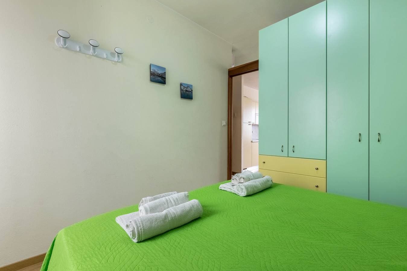 Foto 13 von 23: Ferienwohnung 'Al Porticciolo' mit Meerblick, Balkon und Klimaanlage