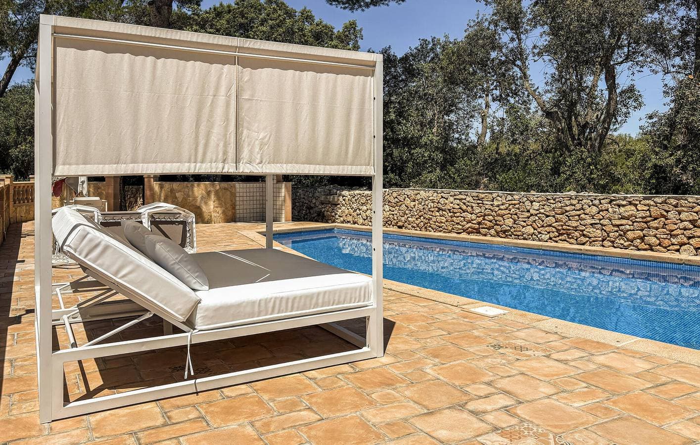 Foto 12 von 44: Sonnige Terrassenwohnung mit Pool & Grill