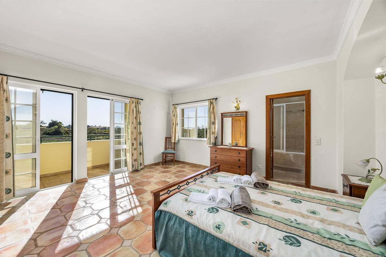 Foto 3 von 37: Villa für 6 Personen mit Garten