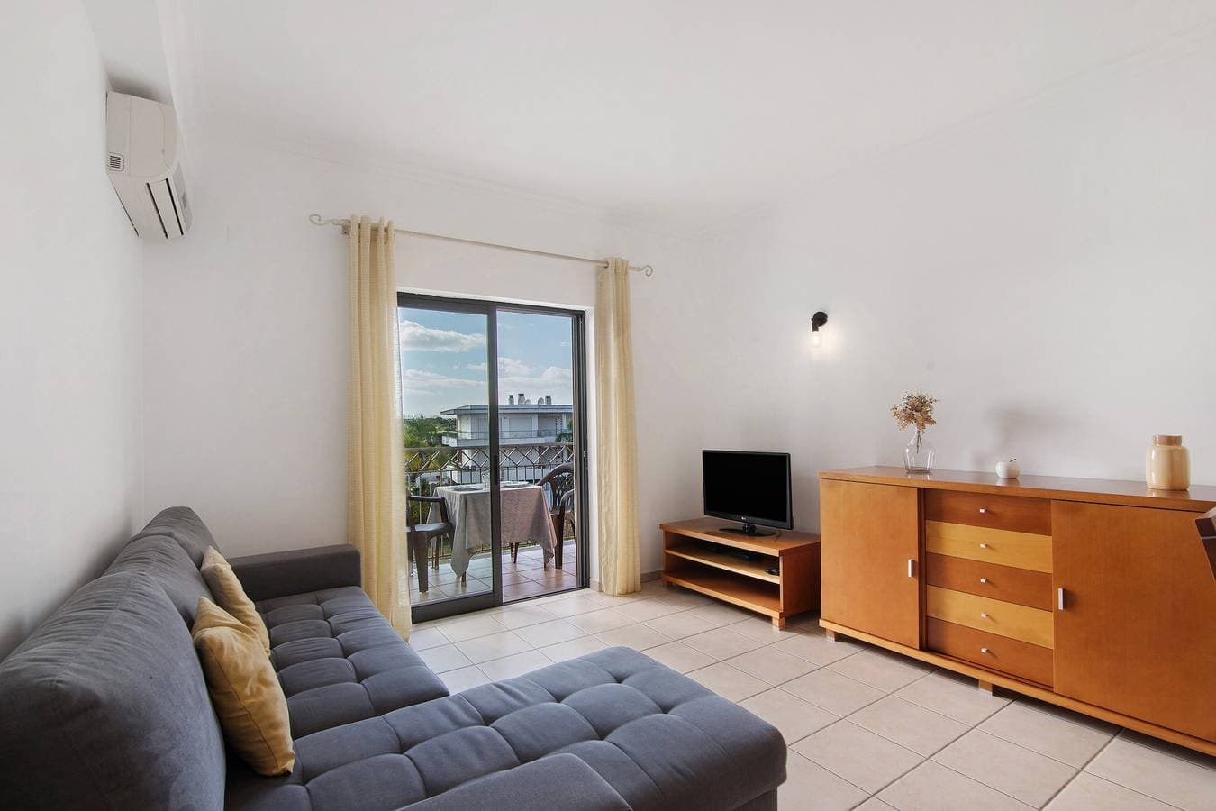 Foto 5 von 24: Apartamento Vista Alegre – Modernes Refugium mit Gemeinschaftspool