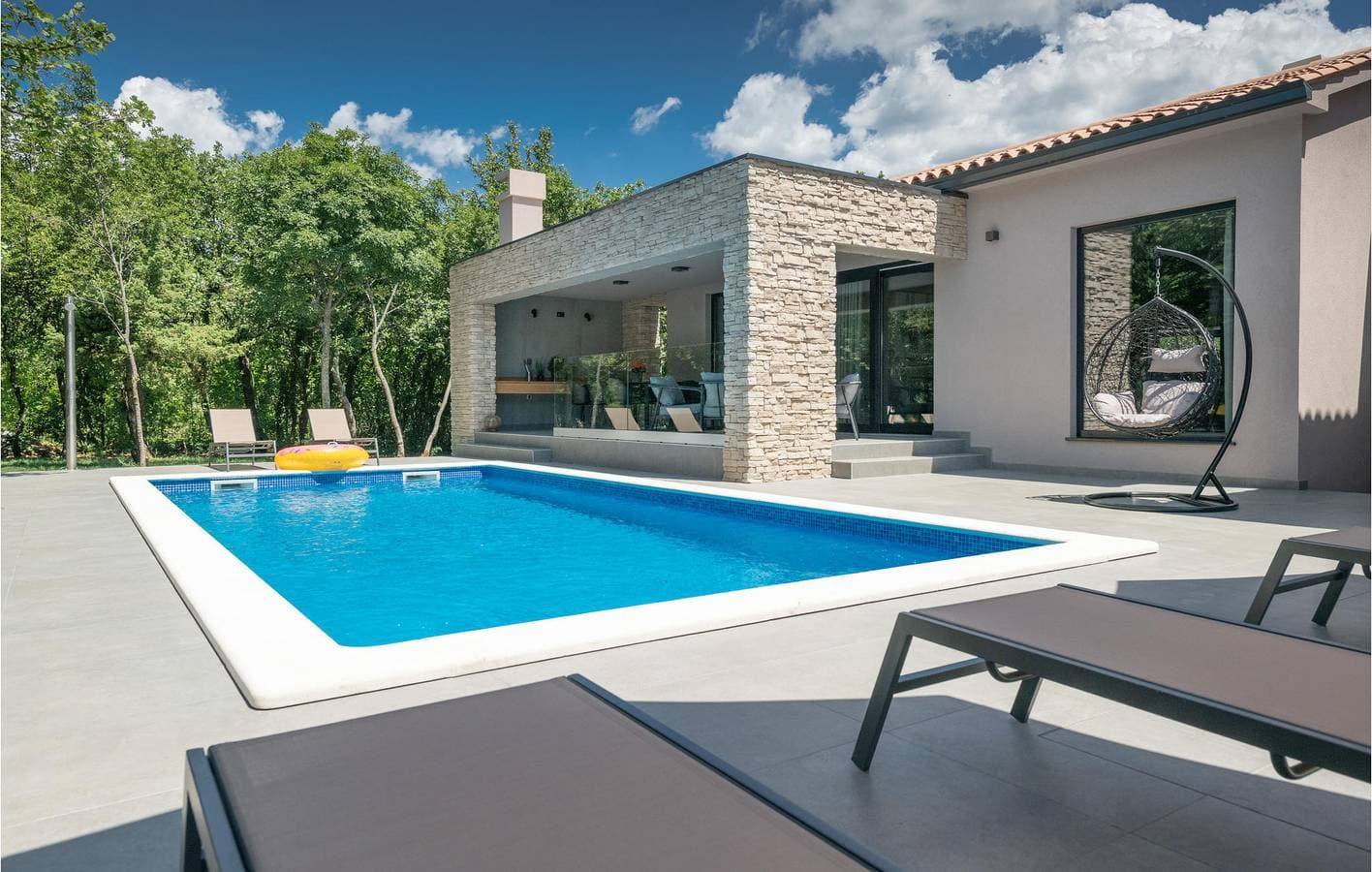 Foto 11 von 44: Geräumige 2-Zimmer-Wohnung mit Pool, WLAN und Parkplatz