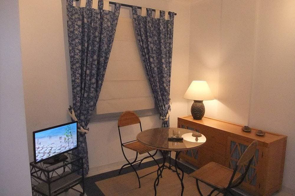 Foto 6 von 20: Studio on Avenida Marginal, sea front, parking space