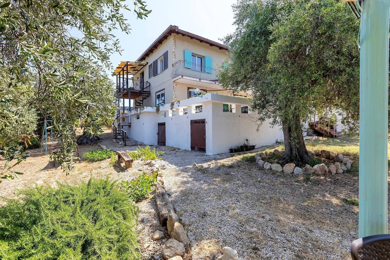 Foto 2 von 38: Ferienhaus 'Il Casale Del Giglio' mit Meerblick, Gemeinschaftsterrasse und privatem Garten
