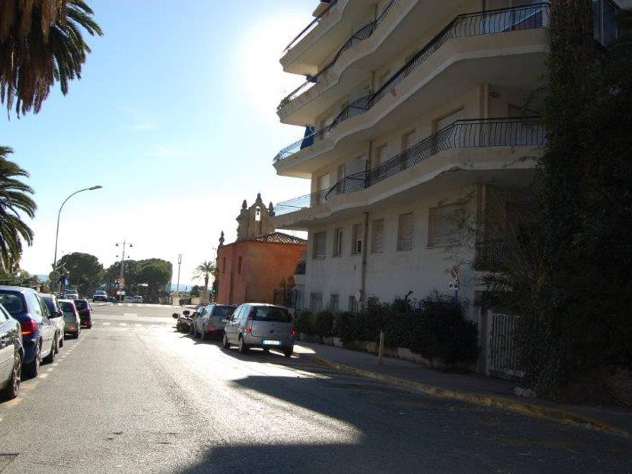 Foto 13 von 18: Ruhige 1 Zi-Wohnung renoviert mit Terrasse und WLAN in Menton