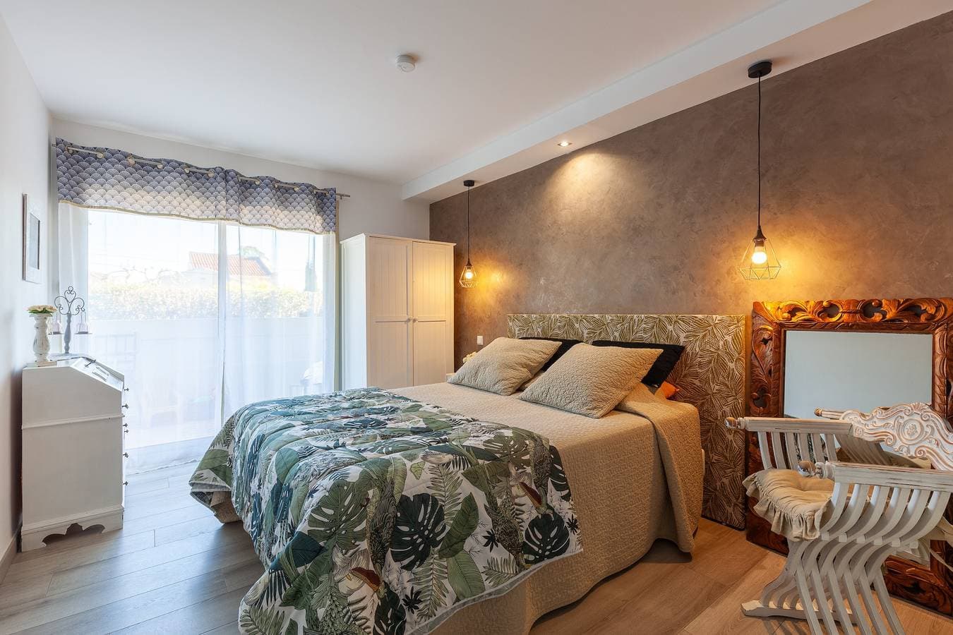 Foto 8 von 32: Ferienwohnung 'Le Cytharis A 10 Mn De La Mer' mit Privatterrasse, Wi-Fi und Klimaanlage