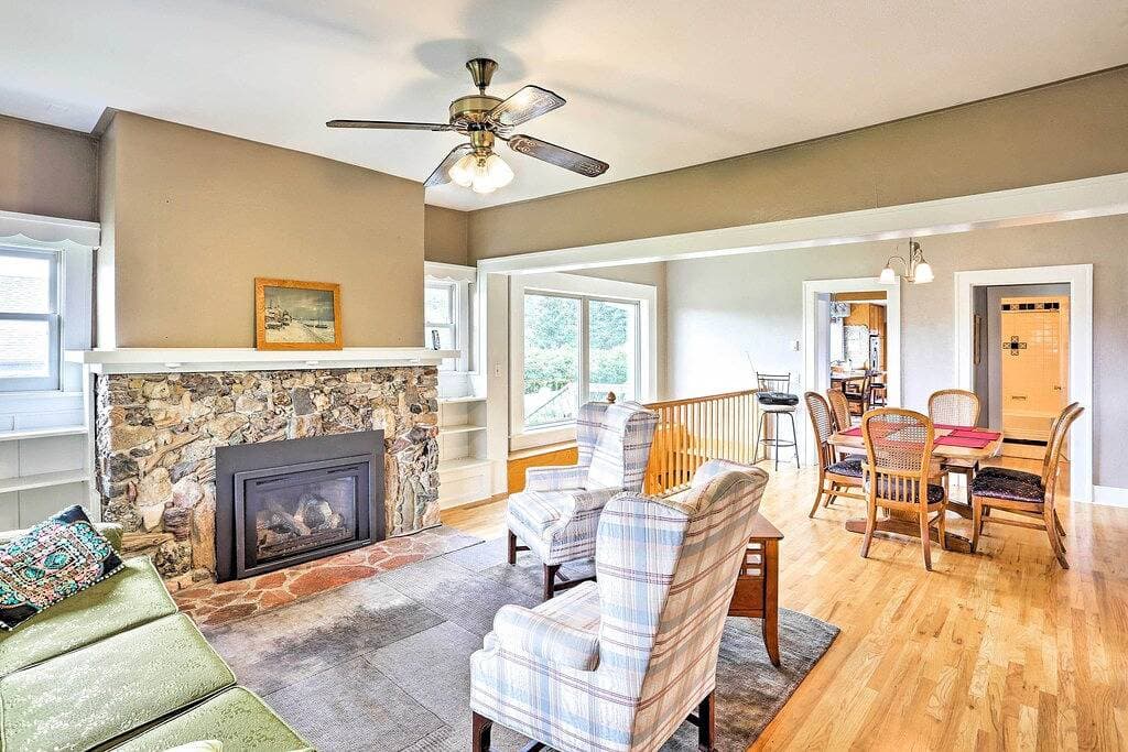 Neu! Custer Home mit Deck & Veranda - Walk Downtown! 1