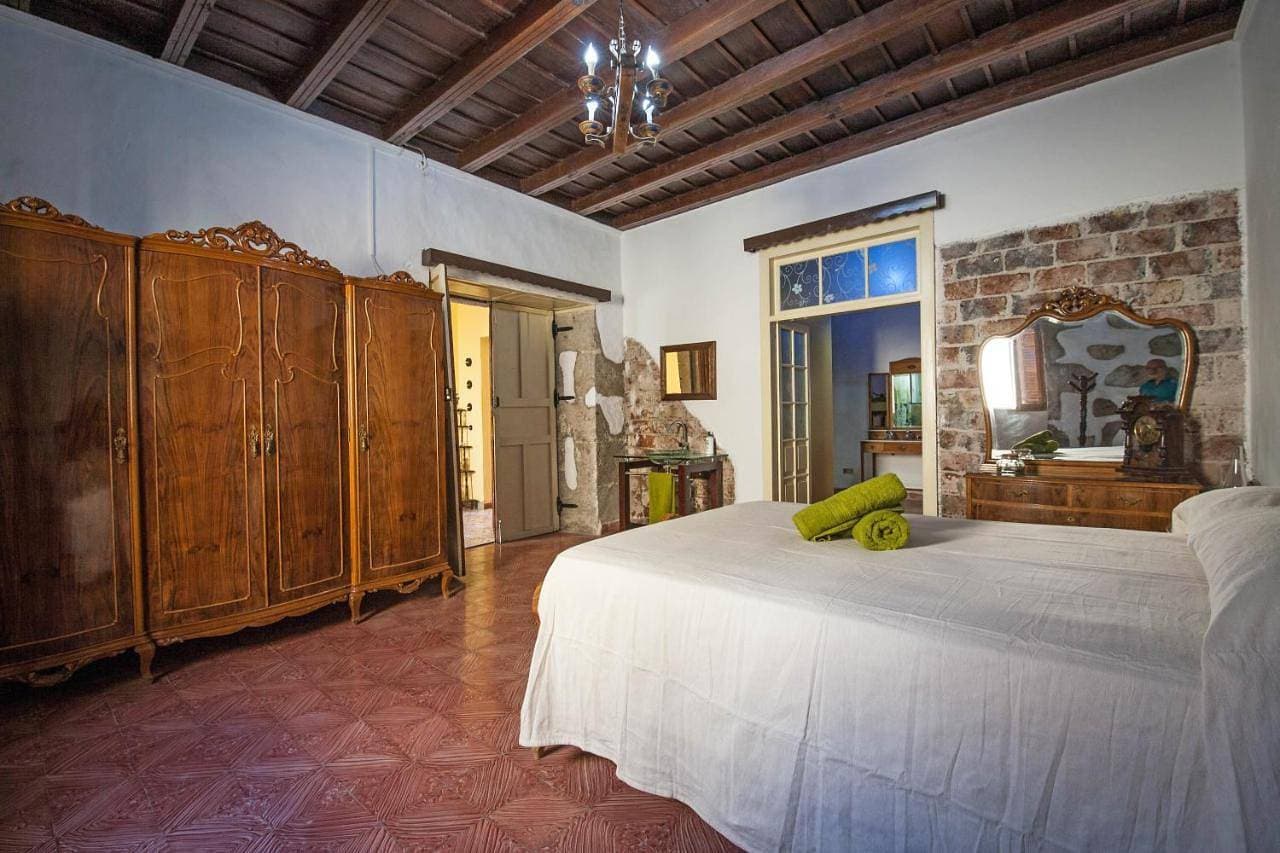 Foto 7 von 13: Family Room with Private Bathroom