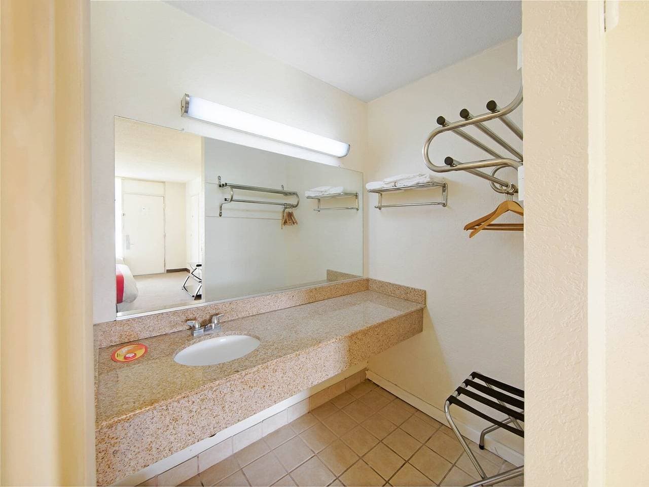 Foto 11 von 20: 2 Queensize-Betten | Doswell, Virginia