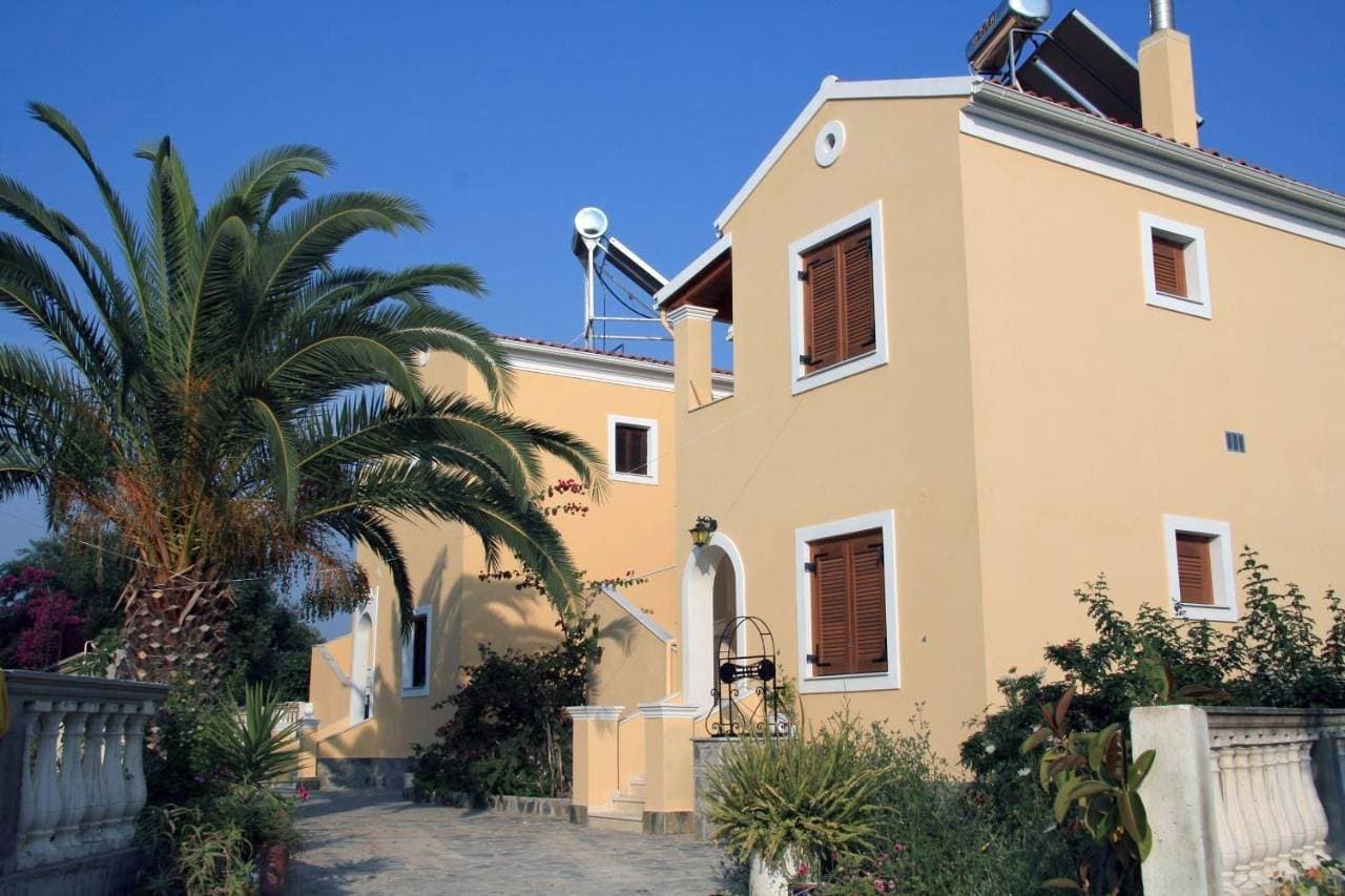 Villa Helen 1