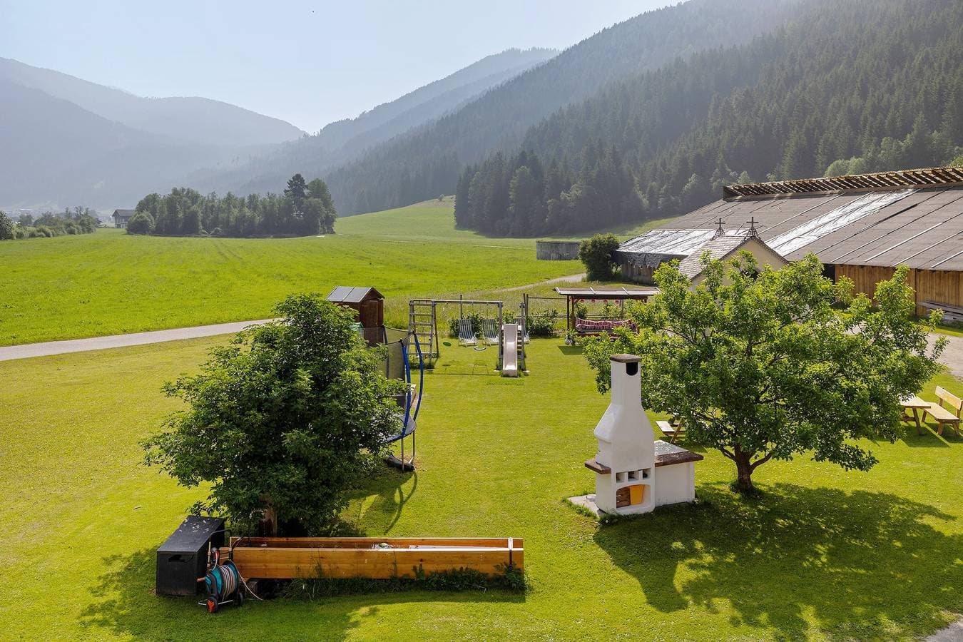 Foto 9 von 52: Ferienwohnung 'Winter' mit Bergblick, Gemeinschaftsgarten und Wi-Fi