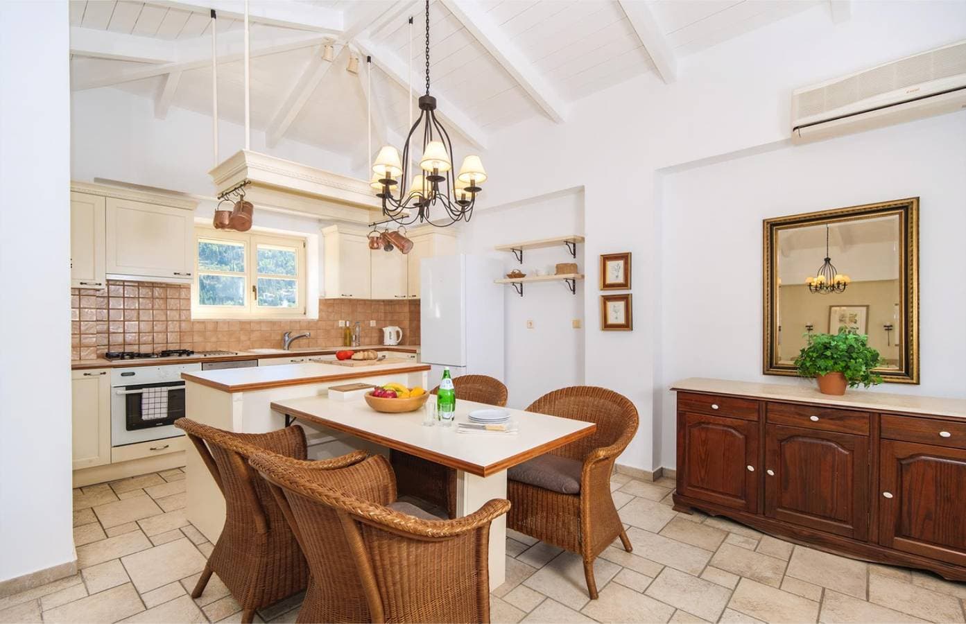 Foto 4 von 23: Villa für 4 Personen mit Garten