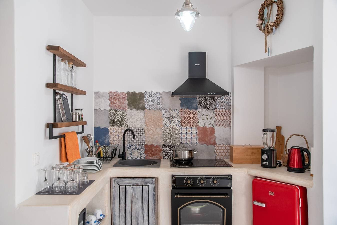 Foto 5 von 18: Einzimmerapartment 'Helmos Premium' mit WLAN und Klimaanlage