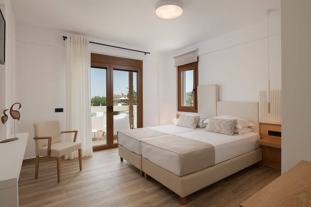 Foto 2 von 30: De.Light Boutique Villa III, Featuring Heated Pool