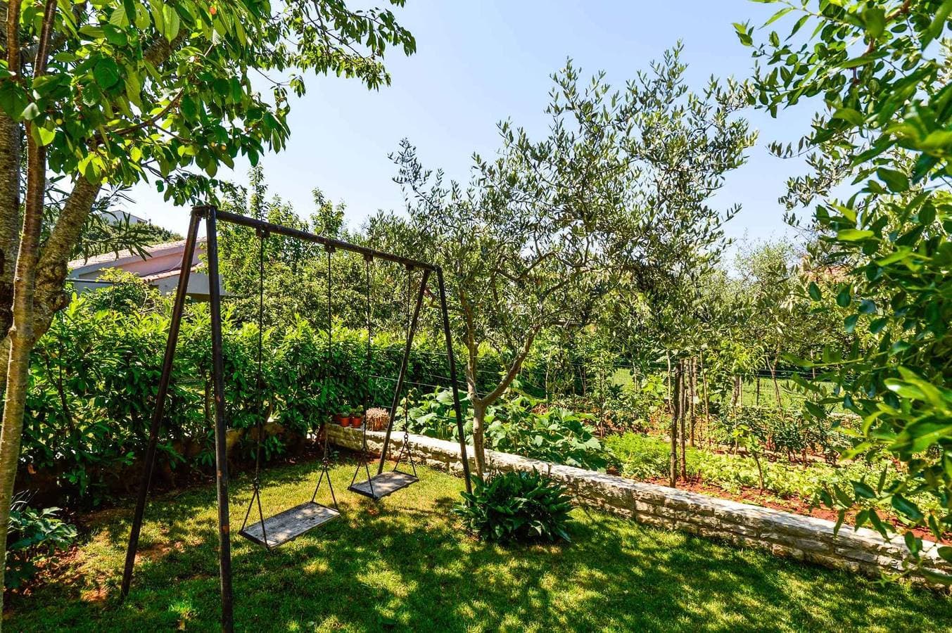 Foto 4 von 24: Ferienwohnung mit Klimaanlage und Balkon