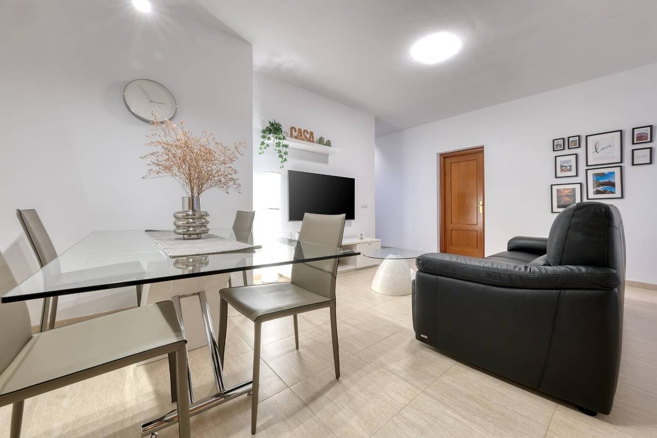Foto 5 von 43: Ferienwohnung 'Casa Yare, Shared Pool, Air-con' mit Meerblick, Wi-Fi und Klimaanlage