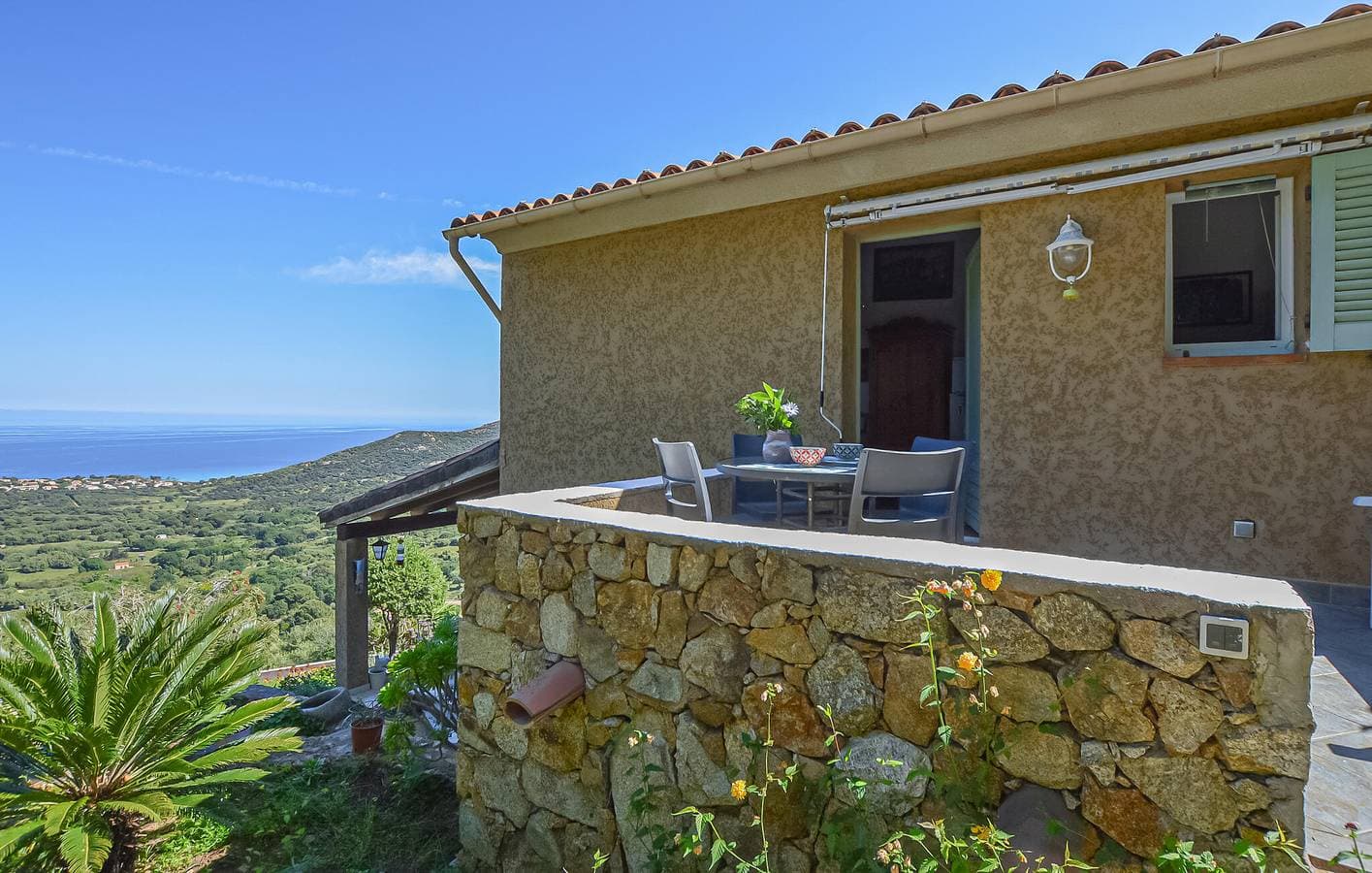 Foto 10 von 19: Apartment mit Meerblick, WLAN und Terrasse, 2,5 km von Plage Caruchettu entfernt