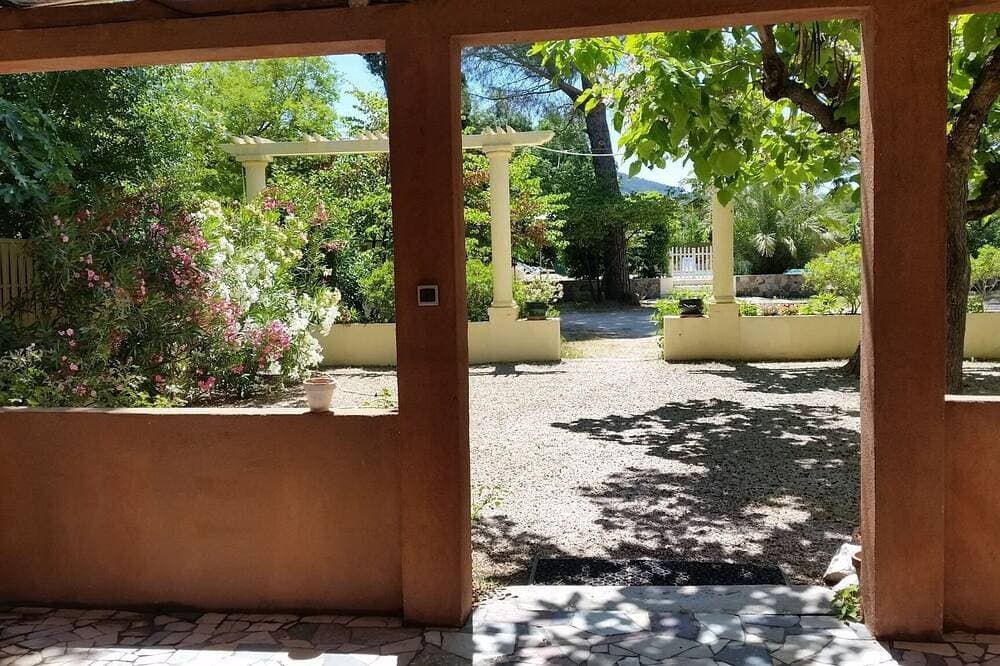 Foto 9 von 30: Bastide auf einem alten Weingut mit Pool und WIFI für 11 Personen