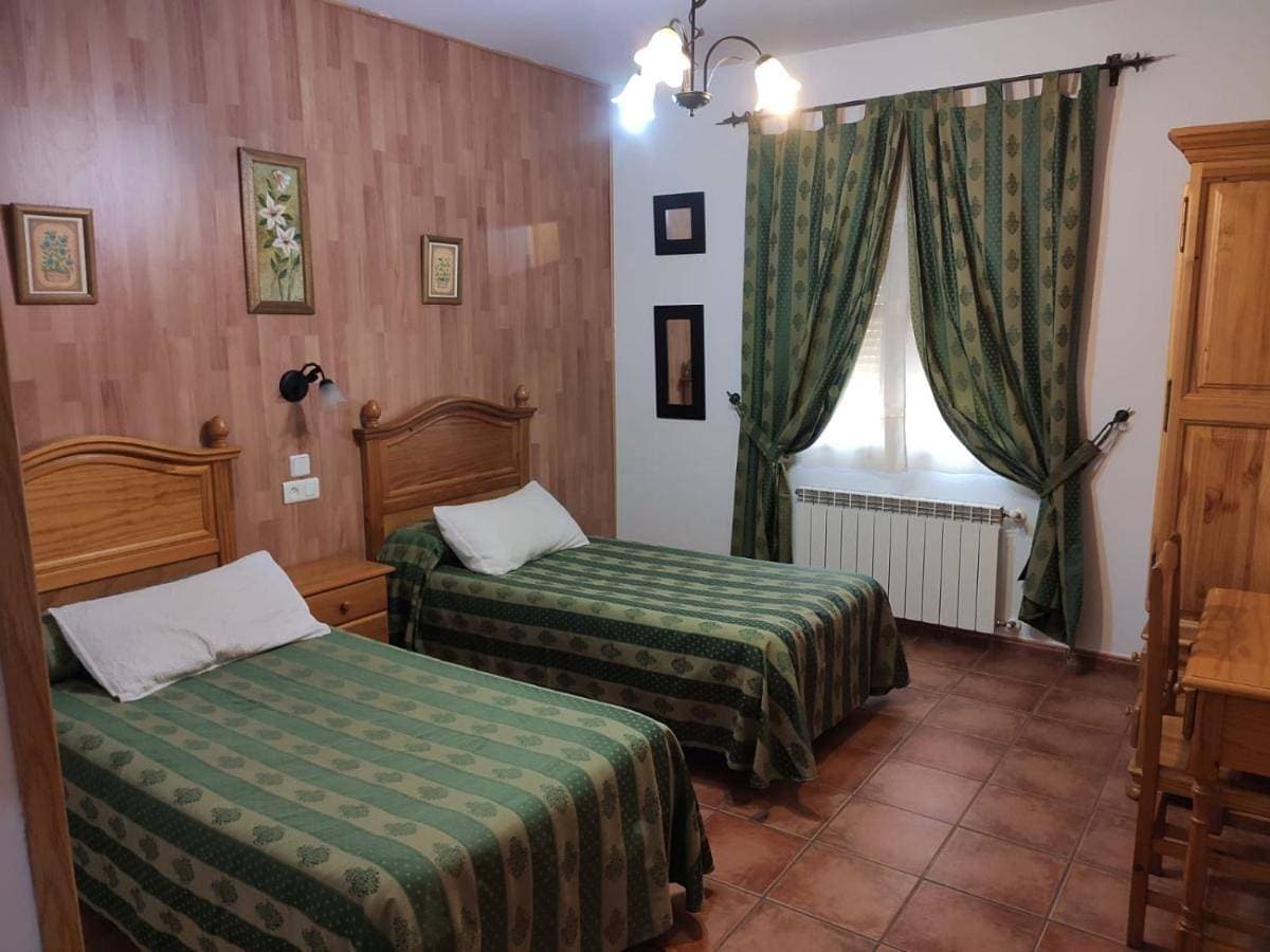 Foto 4 von 8: Double or Twin Room with Private Bathroom
