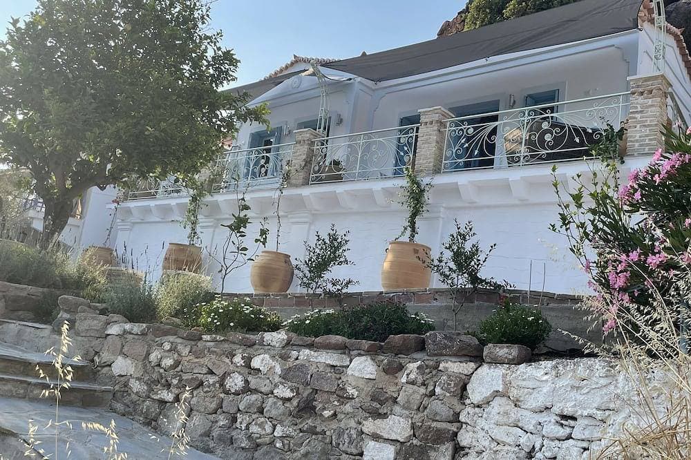 Foto 4 von 13: Karen’s Mikro Spiti, Poros.