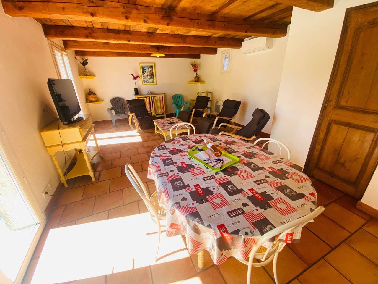Foto 13 von 25: Ferienhaus 'Maison, piscine, animaux, jardin' mit Gemeinschaftspool, privater Terrasse und WLAN