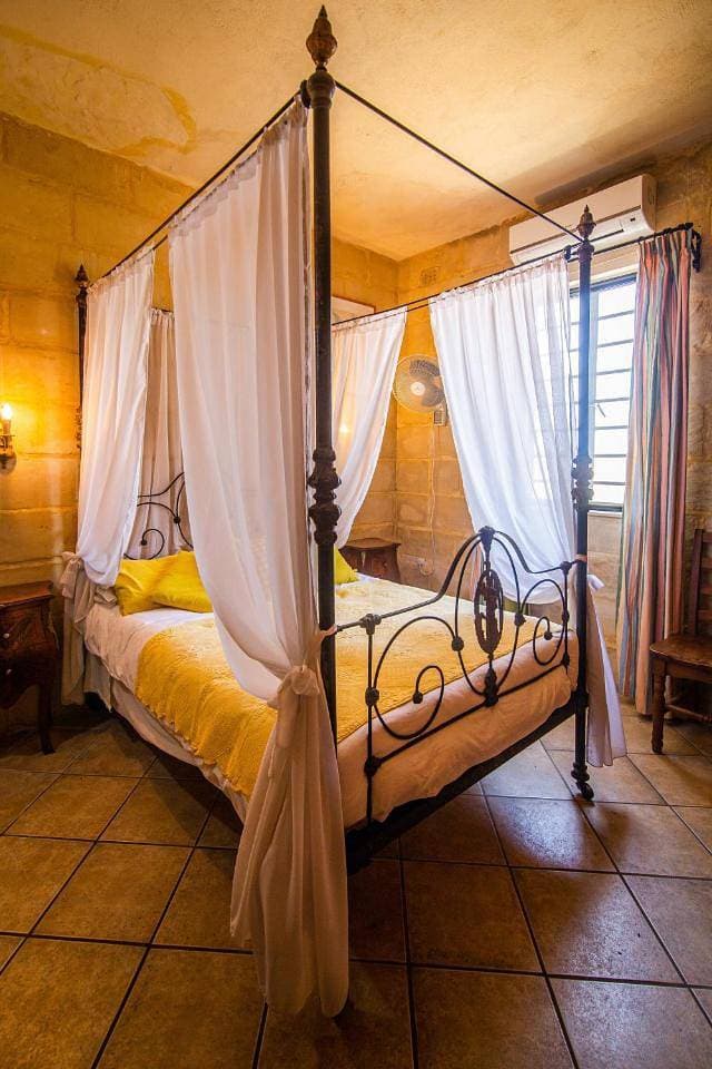 Foto 6 von 18: Double Room with Shared Bathroom
