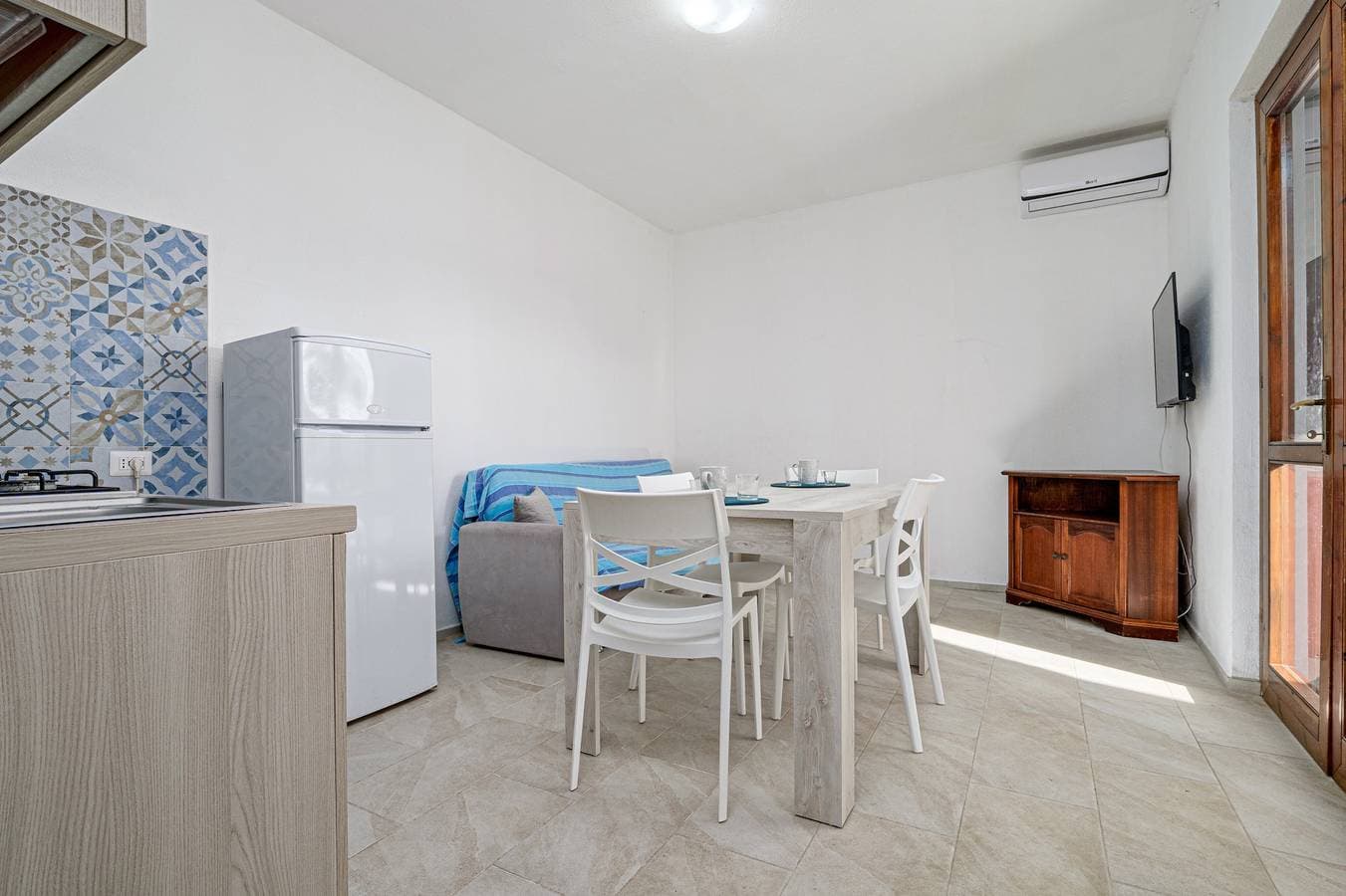 Foto 6 von 21: Apartment 'Brezza Marina - Garden' mit privater Terrasse, WLAN und Klimaanlage