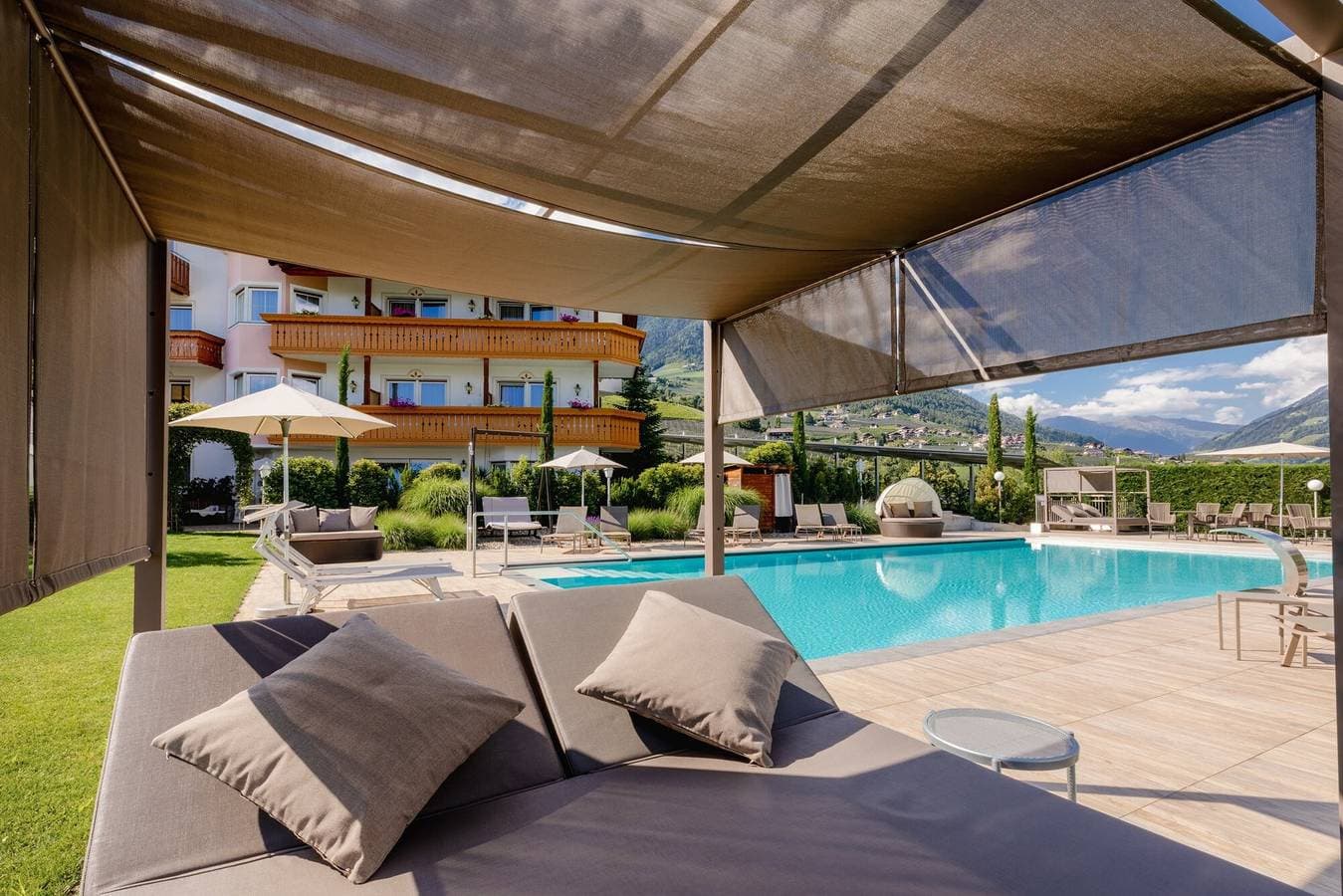 Foto 9 von 21: Zimmer 'Passerblick Silber 1' mit Bergblick, Gemeinschaftspool und WLAN