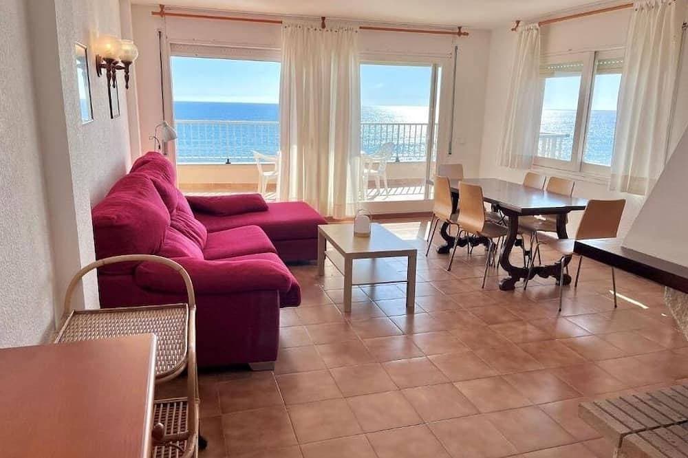 Foto 11 von 21: Geräumiges 3-Zimmer-Apartment direkt am Strand. Rodes-72