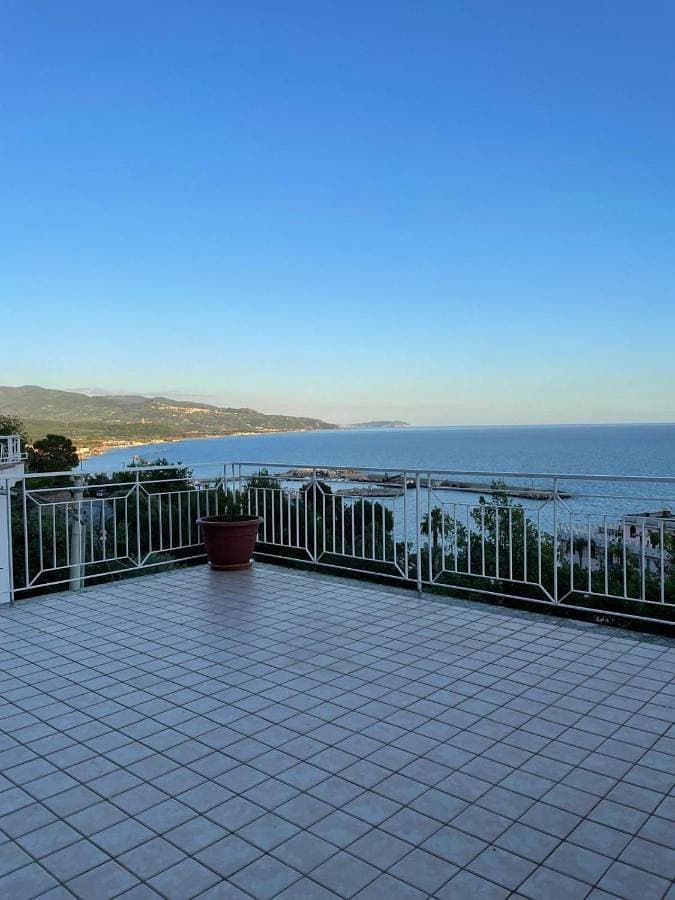 Foto 4 von 30: Three-Bedroom Holiday Home
