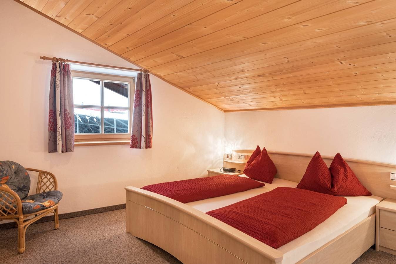 Foto 9 von 25: Ferienwohnung 'Ladinser Hof Reiterstube' mit Bergblick, Gemeinschaftsgarten und WLAN
