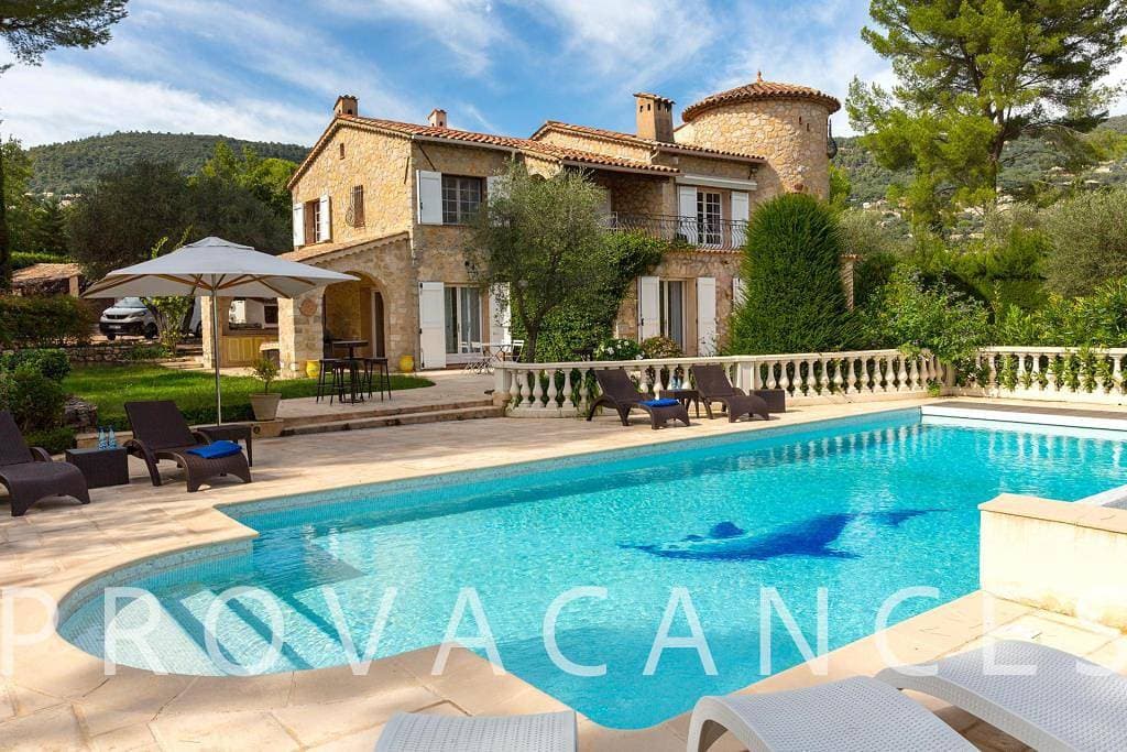Schönes provenzalisches Ferienhaus mit Pool in Peymeinade 1
