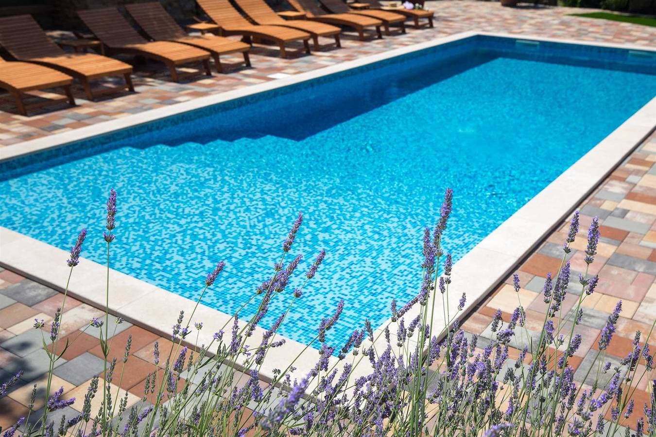 Foto 5 von 25: Ferienwohnung Antonia 1 mit Pool