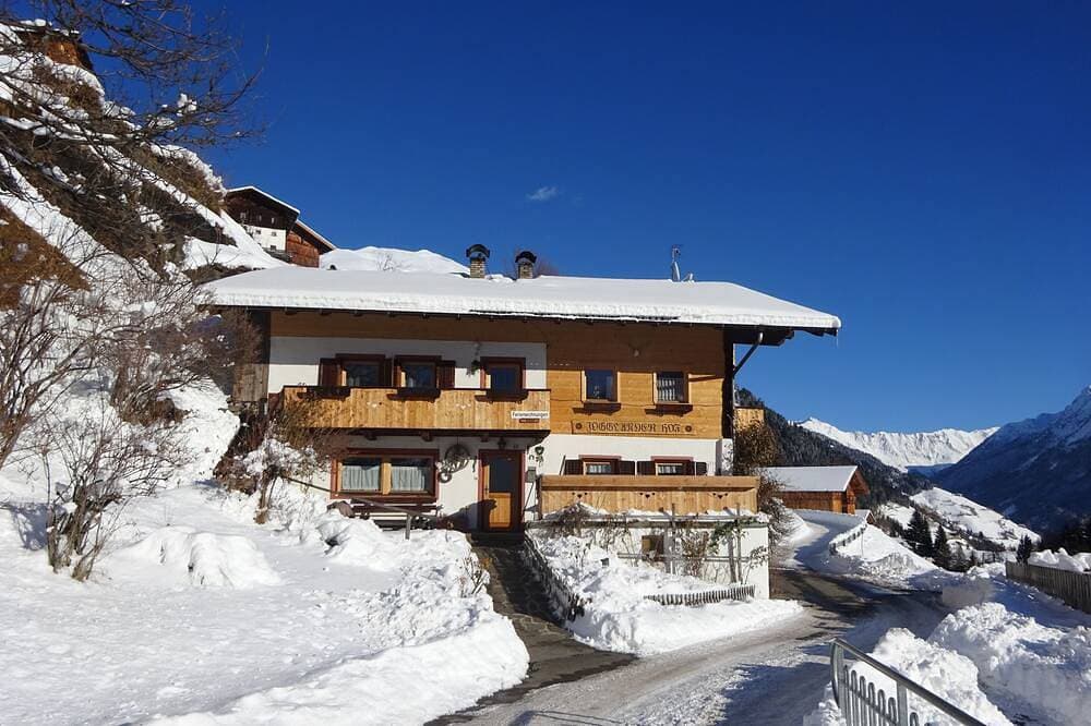 Foto 6 von 11: Ferienwohnungen mit Panoramablick auf die Berge