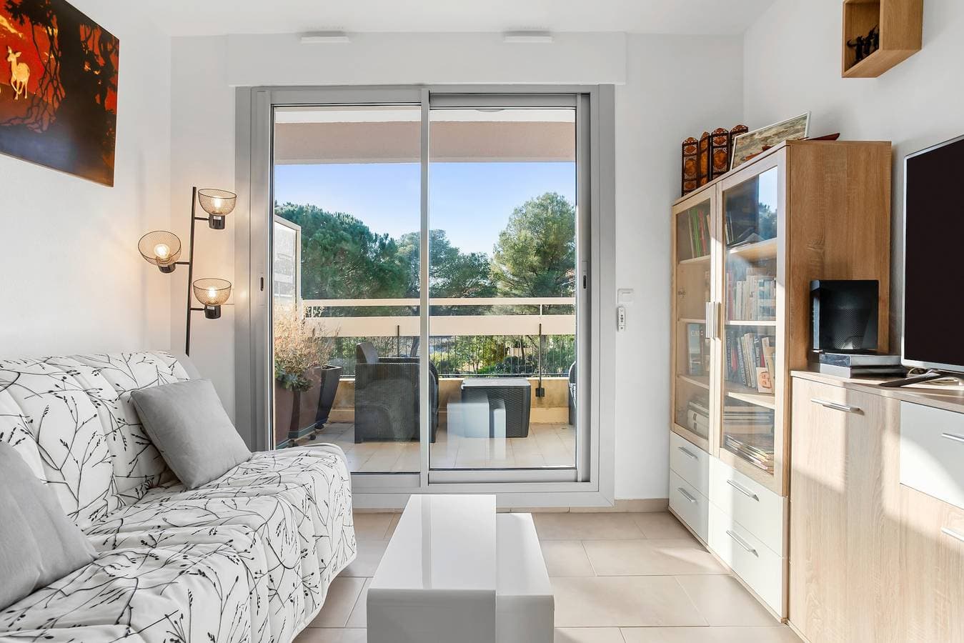 Foto 3 von 23: Ferienwohnung 'Boulouris' mit privater Terrasse, WLAN und Klimaanlage