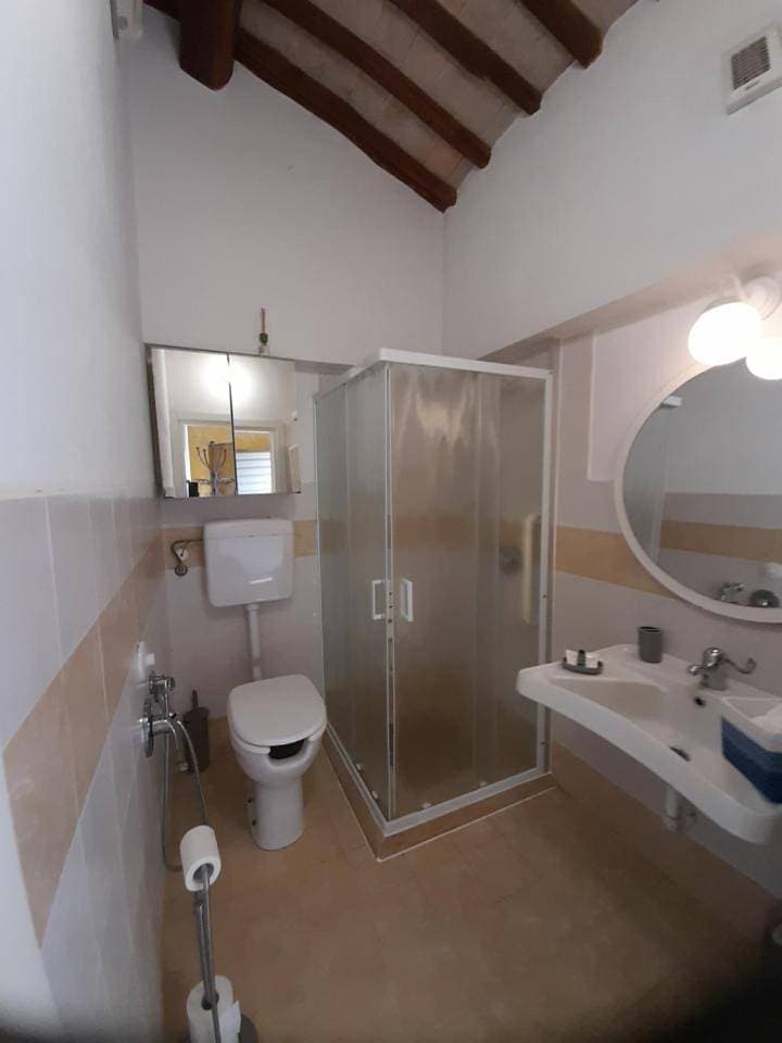 Foto 9 von 11: Classic Double Room with Shower